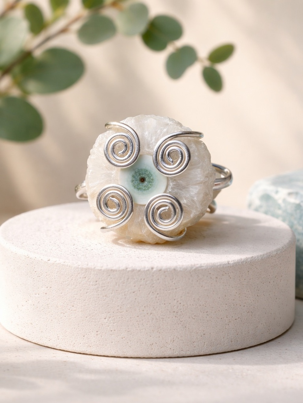 NEW! Solar Quartz Ring - Picture 4 of 11